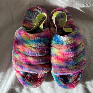 Multicolor faux fur slippers are the UGG Fluff Yeah Pixelate Slide. Size 9